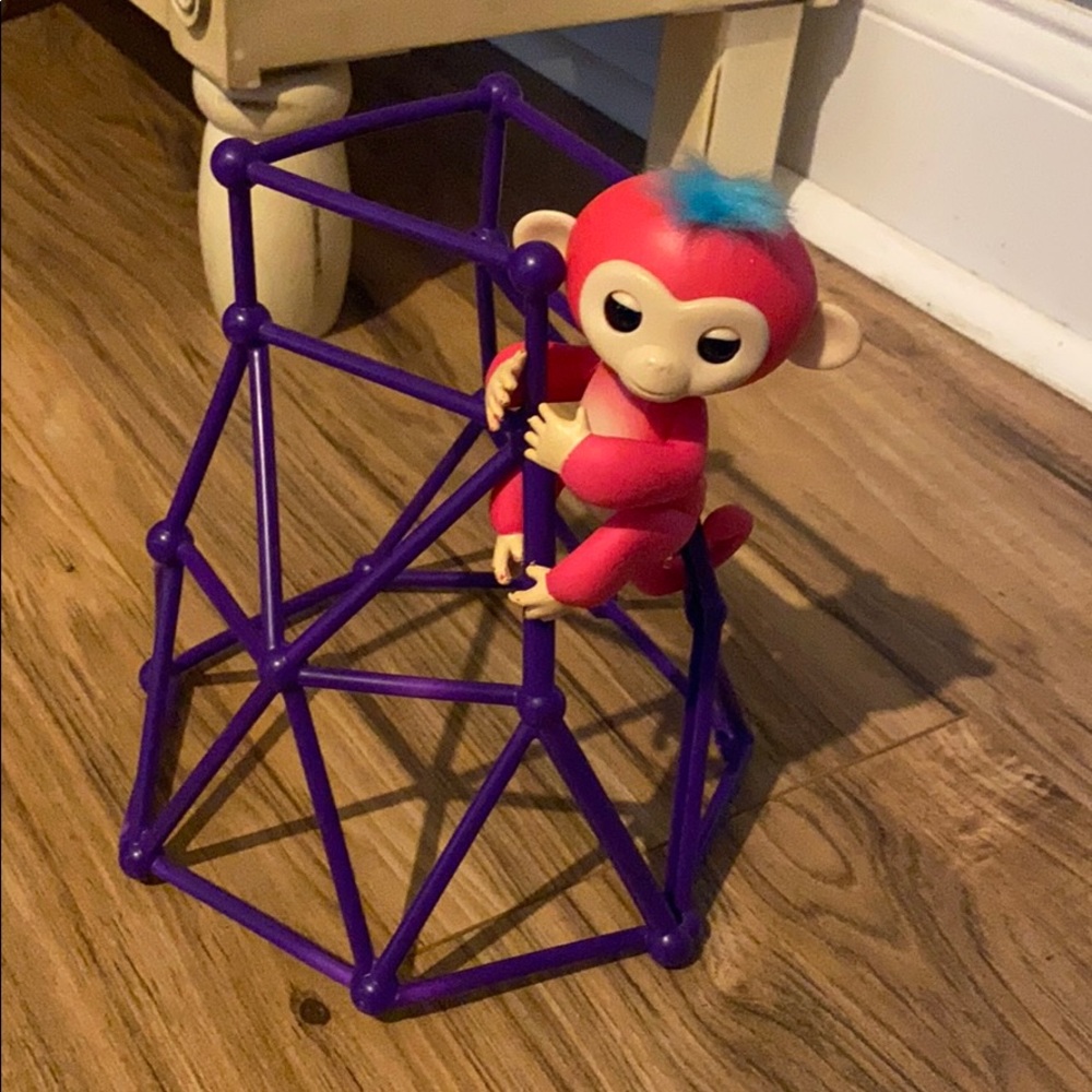 SOLD Fingerlings AIMEE monkey and Jungle Gym Set